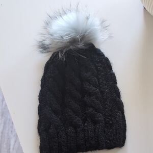 Real Fur Pom Pom Black Grey Toque